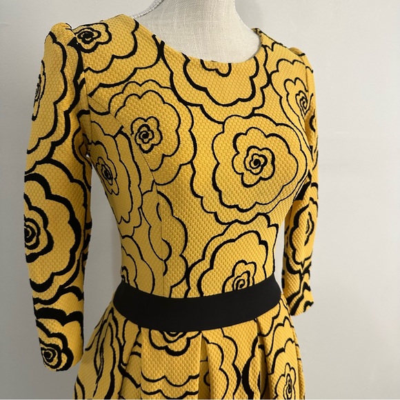 BIES & B8 Textured Roses Dress 3/4 Sleeve European Eur 36 US Size 4 - Picture 5 of 8